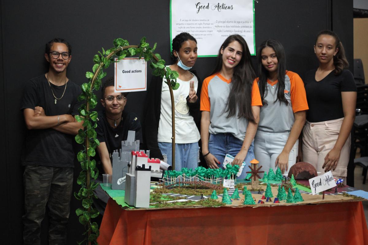 Confira atividades de aprendizagem criativa realizadas pelo Metamorfose com os alunos.